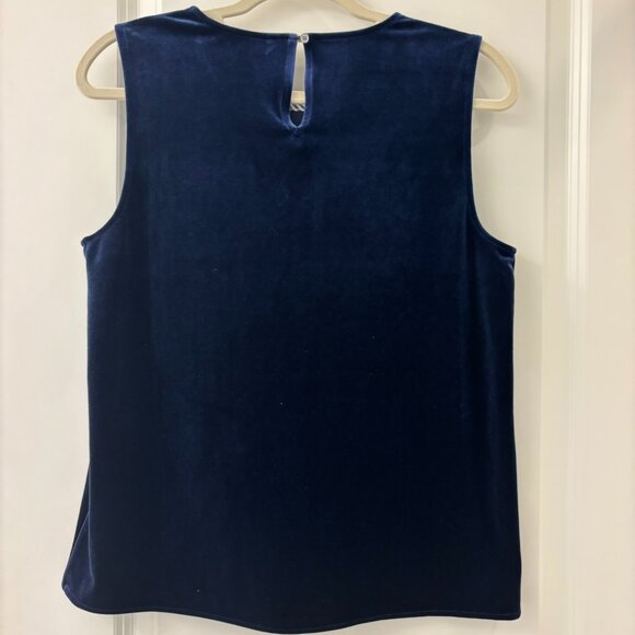 Vineyard Vines Velvet Top - Picture 2 of 5
